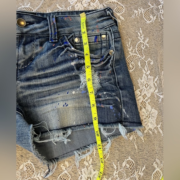 Delia’s Frayed and Paint Splattered Blue Jean Shorts - Picture 7 of 7